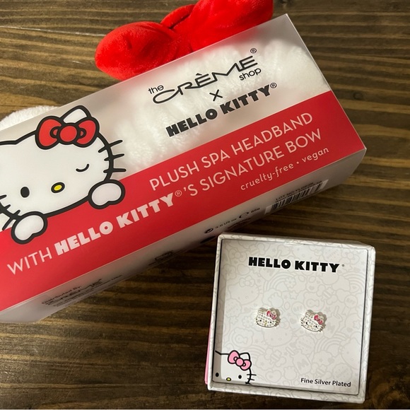 Hello Kitty Earrings and headband. Hello Kitty face in fine plated silver. NEW - Picture 1 of 1